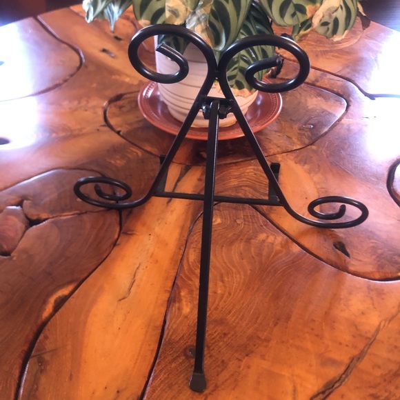 Metal Scrolled Black Picture or Book Easel Display - Picture 3 of 4